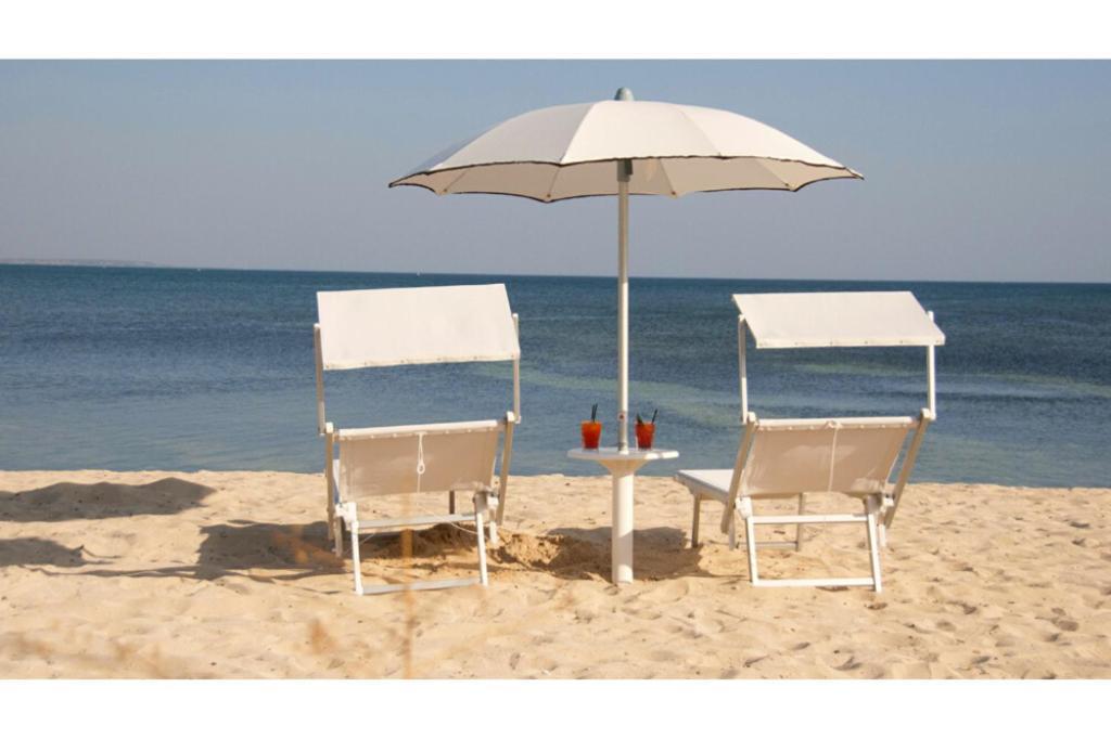 Gg77 Hotel La Spiaggia Torre Lapillo Zewnętrze zdjęcie