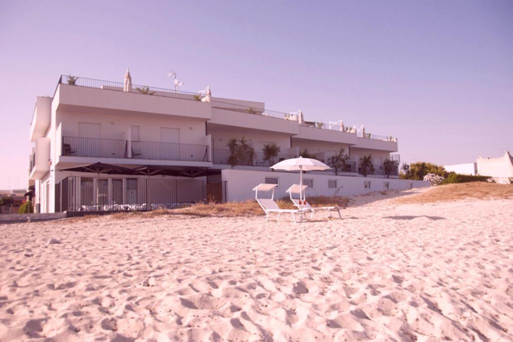 Gg77 Hotel La Spiaggia Torre Lapillo Zewnętrze zdjęcie